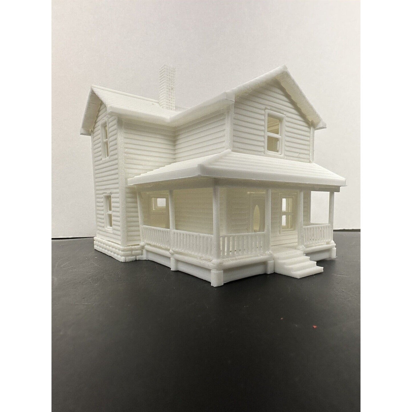 HO - Scale Modern Suburban Home 1:87 Farm House with Porch White Highly Detailed