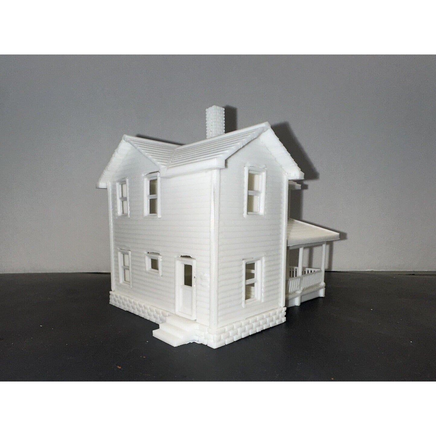 HO - Scale Modern Suburban Home 1:87 Farm House with Porch White Highly Detailed