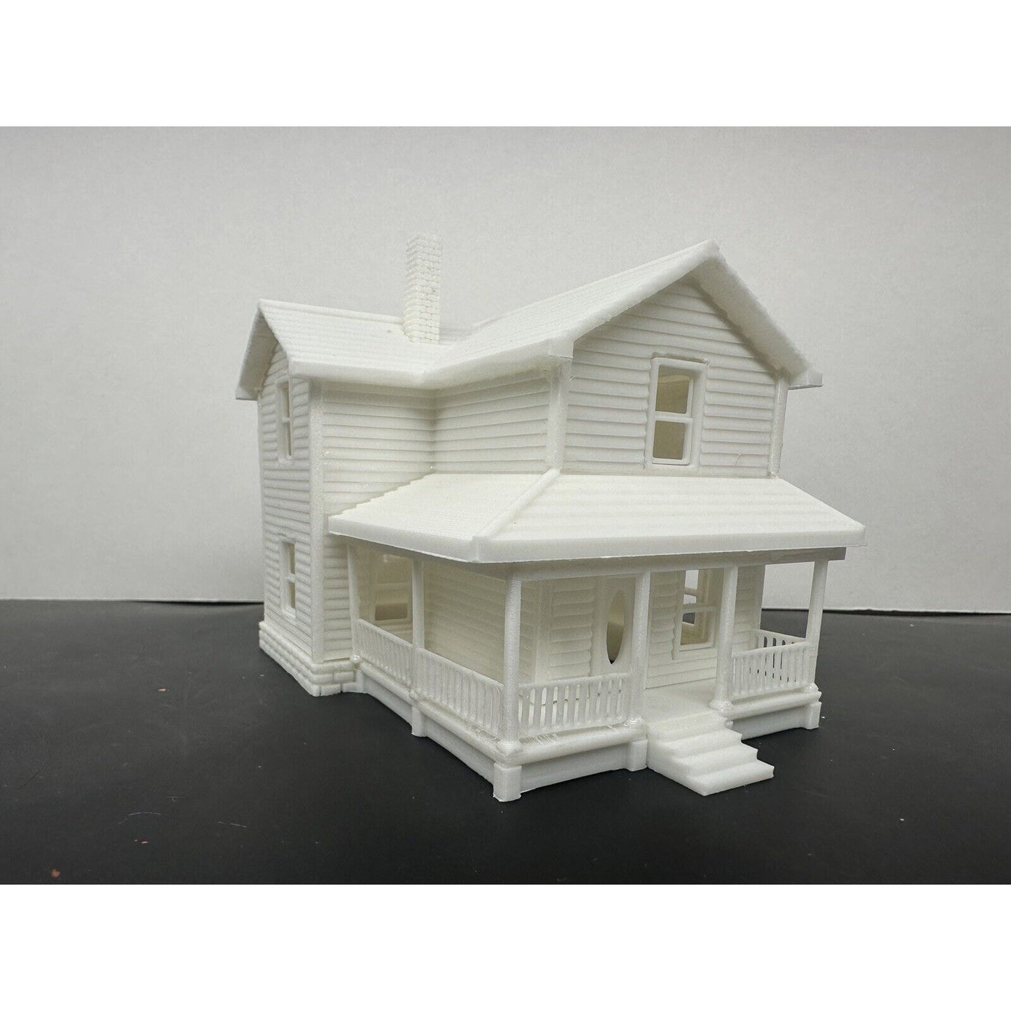 HO - Scale Modern Suburban Home 1:87 Farm House with Porch White Highly Detailed