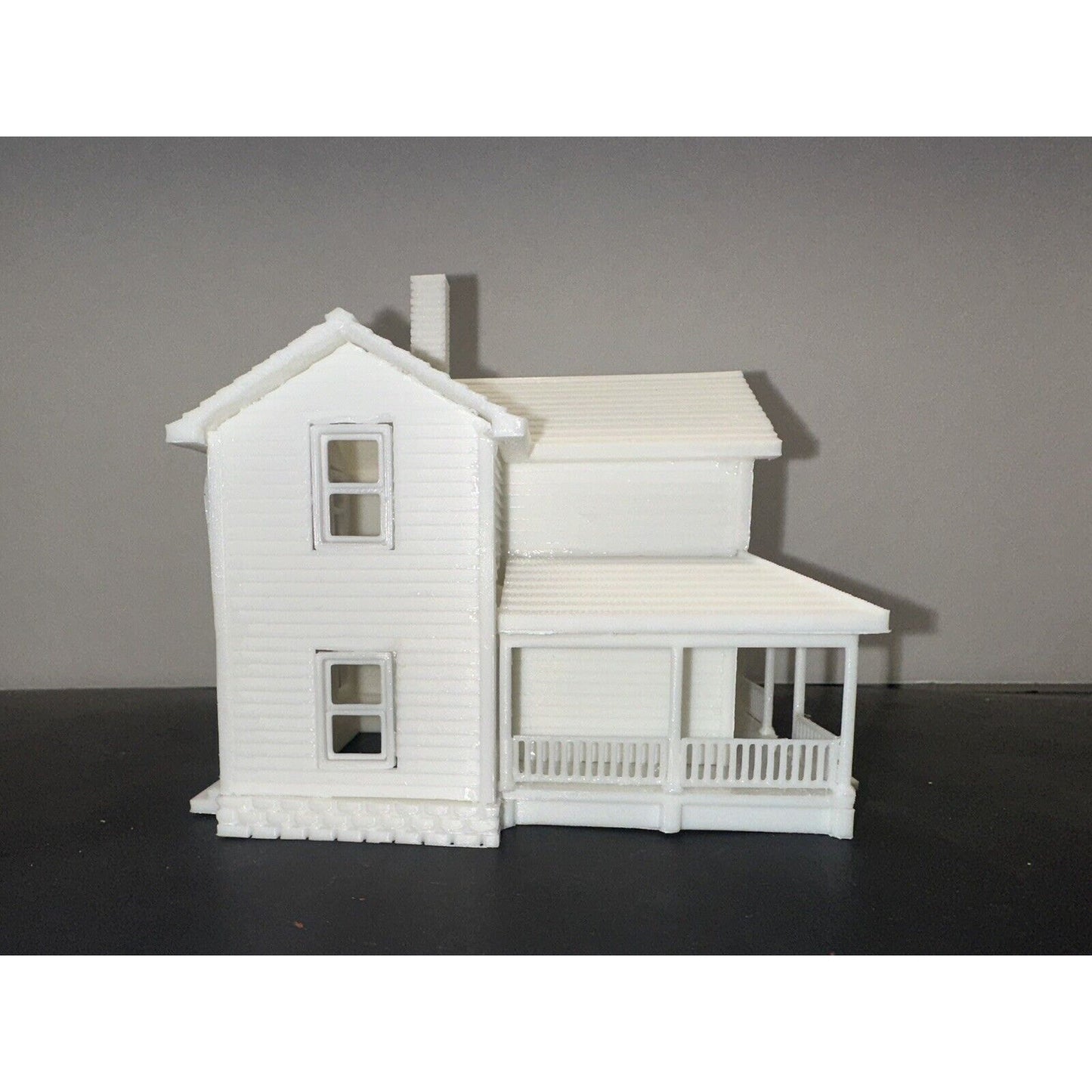 HO - Scale Modern Suburban Home 1:87 Farm House with Porch White Highly Detailed