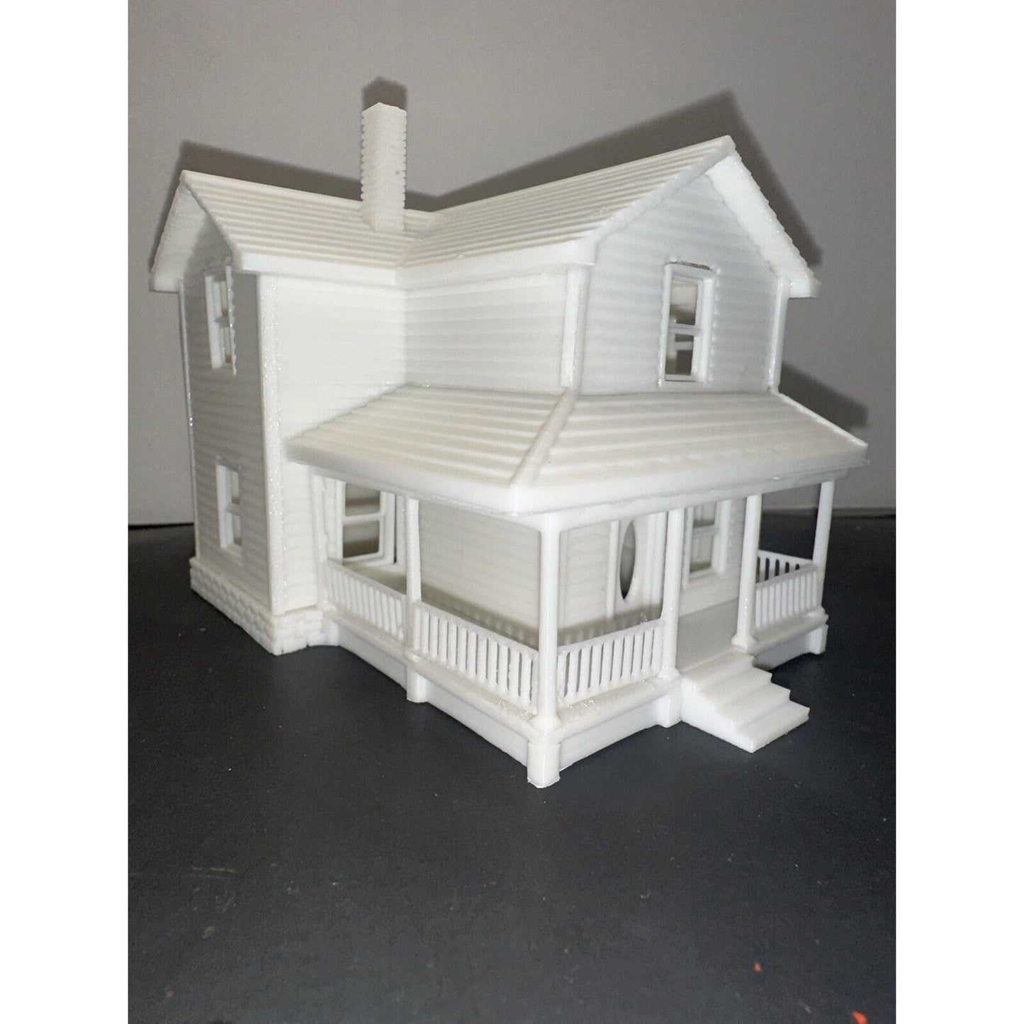 HO - Scale Modern Suburban Home 1:87 Farm House with Porch White Highly Detailed